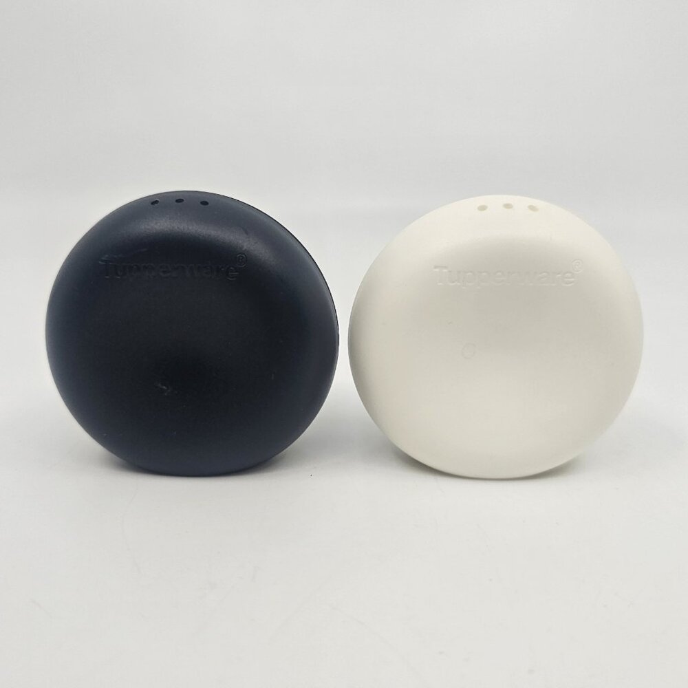 Tupperware Ergonimic Salt & Pepper Shakers Set PVC Round Black White